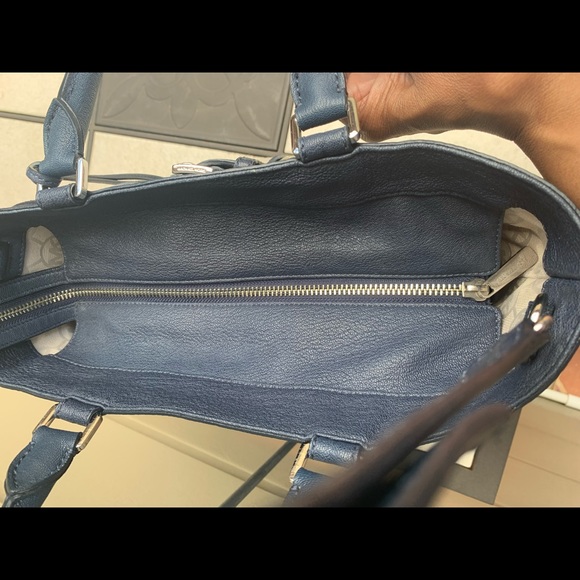 Michael Kors Kingbury Purse - Picture 7 of 13